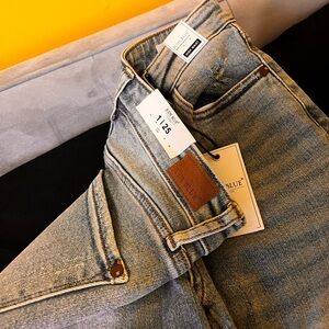 Judy Blue Light Blue Straight Leg Jeans